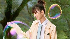 adidas Sportswear早春服飾輕鬆掌握學院風，撞色系列搭出輕盈質感。（圖／品牌業者提供）