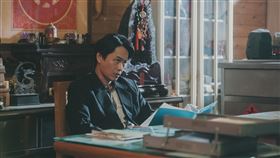 黃鐙輝在《鹽水大飯店》演錢莊老大逼債讓人恨得牙癢癢。（圖／公視台語台提供）