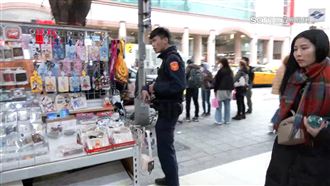 直擊！中山區攤商亂象多　騎樓成展示櫃