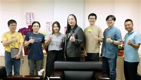 有民眾黨代表身分的資安院顧問江明宗，在臉書發文逆風挺唐鳳續任。（圖／翻攝自江明宗臉書）