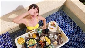 李懿享受屏東墾丁海島度假情形。（圖／翻攝自李懿臉書）