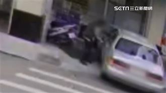 全家不是你家！婦人開車臨停超商騎樓挨轟