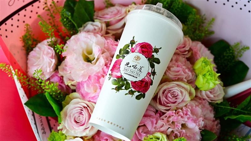 白色情人節送喝的玫瑰！戀愛系手搖飲正夯