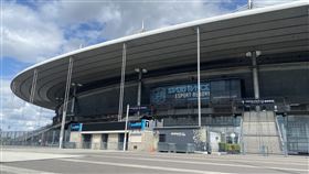 巴黎北郊法國國家體育場位於巴黎北郊聖丹尼的法國國家體育場是既有國家級場館，也是全法最大體育館。目前內部正在翻修照明與跑道，將作為巴黎奧運的田徑競賽場地。中央社記者曾婷瑄巴黎攝  112年7月27日