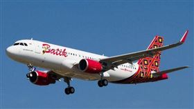 飛機越飛越偏！真相是：正副機長同時睡著（圖／翻攝Batik Air官網）