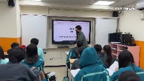 文 新竹生苦讀1800