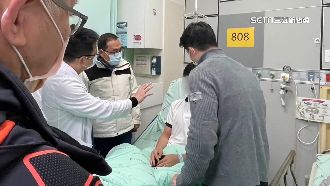 康橋校車翻覆18人送醫　雙北首長到院探視