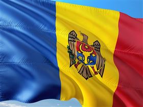 摩爾多瓦共和國國旗
（圖／Pixabay）
https://pixabay.com/photos/international-banner-flag-moldova-2694682/