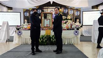 殉職警蘇昱鴻告別式　親友警界淚送別