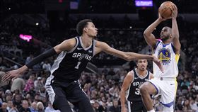 ▲保羅（Chris Paul）19分9籃板8助攻，帶領勇士擊敗馬刺。（圖／美聯社／達志影像）