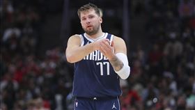 獨行俠一哥東契奇（Luka Doncic）連7戰都繳出大三元。（圖／美聯社／達志影像）