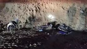 結伴出遊竟天人永隔！3男童隔天「遭活埋慘死」　離奇死因曝光（圖／翻攝自微博）