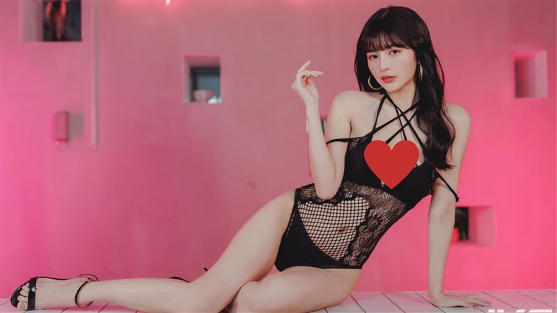 賣汽車突轉行當女模　JKF女郎吐血汗內幕