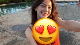 金世正海邊解放好身材。（圖／翻攝自金世正 IG）