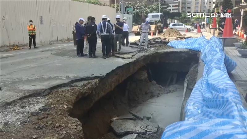 竹北「豐采 520」天坑5度造成道路坍塌，檢方追查認為楊文科與建商勾結。（圖／資料照片）