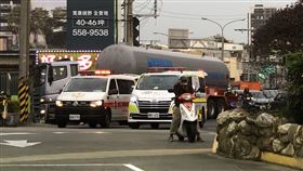 瓦斯分裝車,中華路,竹北,事故（圖／民眾提供）