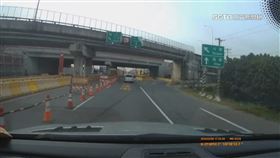 獨家／修國道縮平面道路幅　車通行「刮」過護欄