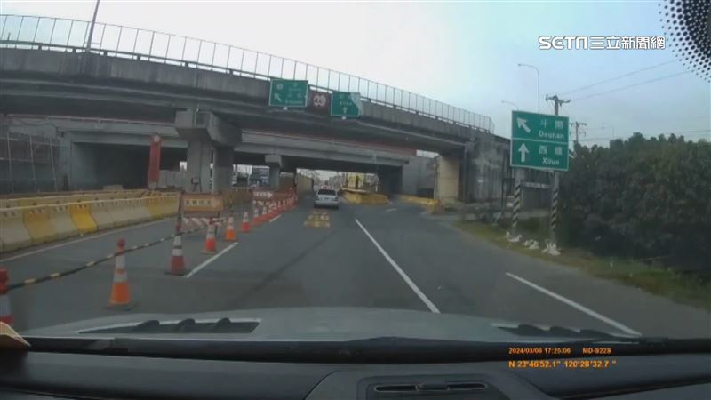 獨／修國道縮平面道路幅　車通行刮過護欄