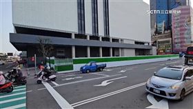 基隆文化中心廣場鋪草皮　民眾憂童衝向馬路