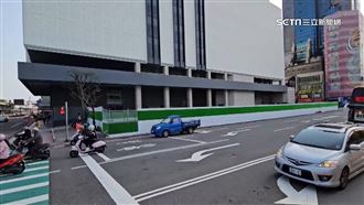 基隆文化中心廣場鋪草皮　民眾憂童衝馬路