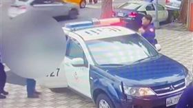 訂高級餐廳「趴妹仔」手機遺失　意外揪出他偷渡來台近30年（圖／CTWANT）