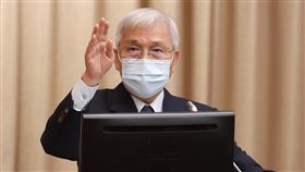 全民瘋搶00940  央行總裁提醒小心「羊群效應」元大台灣價值高息ETF（00940）掀起空前搶購熱潮，中央銀行總裁楊金龍（圖）14日在立法院指出，現在大家一窩蜂投資，有點像金融市場常講的「羊群效應」，提醒大家投資還是有風險。中央社記者謝佳璋攝  113年3月14日