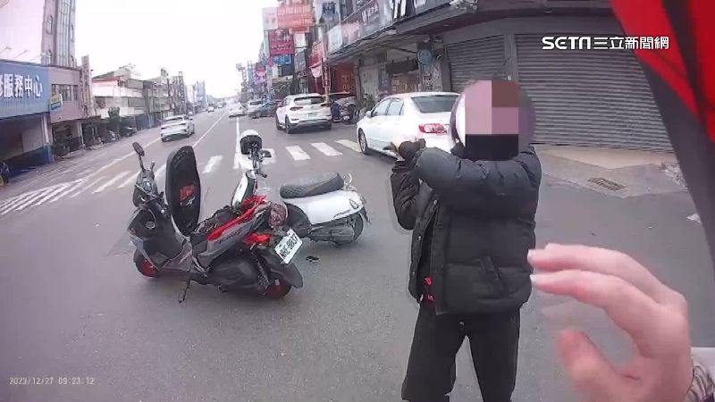 行車糾紛被「拿家私」　輪胎行慘遭刷負評