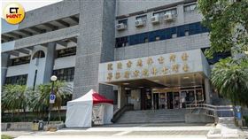 ▲2名兒子控訴父親不養家又賭博家暴，士林地院裁定得免除孩子對父親的扶養義務。（圖／CTWANT）