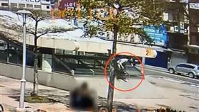 捷運,永寧站,滑板,極限運動,採光玻璃,開罰,賠償,刮痕,裂痕