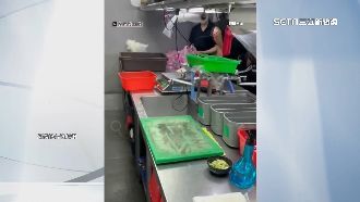 遭控砧板發霉仍用　火鍋店業者：刻意拍攝