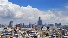 近年房市熱度雖然些許降溫，但房價依舊只漲不跌，高雄市也不例外是如此，尤其鳳山區因為人口密集反映購屋需求旺盛，地理位置較近市中心，加上捷運黃線、國道7號等建設利多，房價已站穩3字頭，部分個案更逼近4字頭。