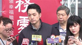 蔣萬安出席就業博覽會暨青年實習產學見面受訪。