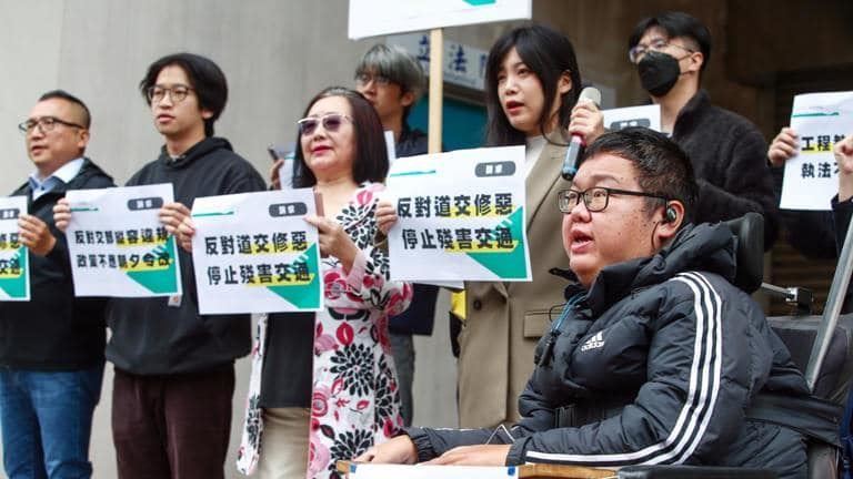 不滿微罪不記點　路權團體明全台快閃抗議