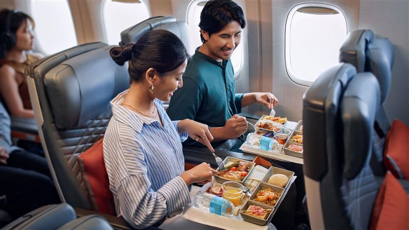 搶旅客！新加坡航空機上餐飲、過夜包升級
