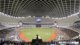 ▲中信兄弟中職熱身賽在台北大巨蛋交手富邦悍將，吸引16330人進場。（圖／記者張沛嘉攝影）