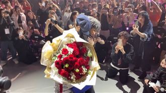 鼓鼓演唱會掏鑽戒　求婚大元成功淚崩告白