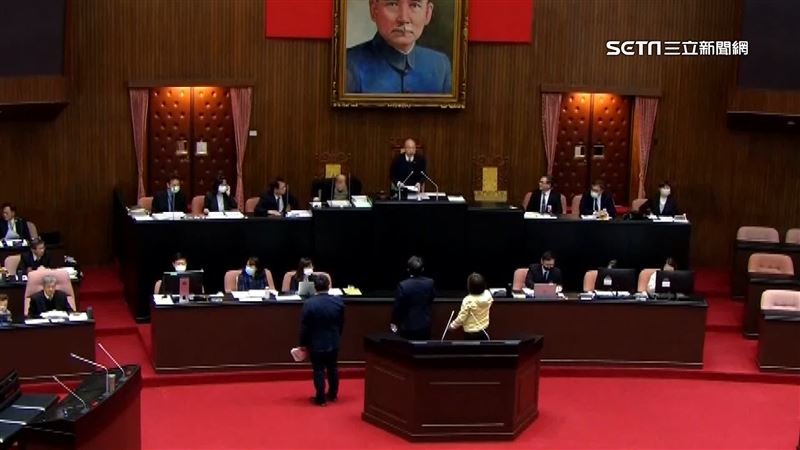 韓沒收質詢風波！3黨協商約1.5小時無果