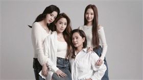 ▲傅娟、歐陽妮妮、歐陽娜娜、歐陽娣娣。（圖／翻攝自微博）