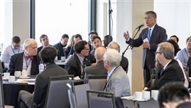 謝武樵在「加拿大-台灣經濟安全論壇」發表演講外交部政務次長謝武樵在「加拿大-台灣經濟安全論壇」上發表演講，強調全球供應鏈受到嚴峻挑戰，台加緊密合作尤為重要。（駐加拿大代表處提供）中央社記者程愛芬溫哥華傳真  113年3月19日