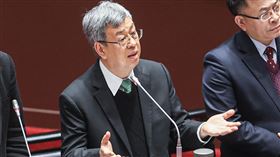 立院院會  陳建仁、陳耀祥同台備詢立法院19日下午院會持續進行施政總質詢，行政院長陳建仁（左）與國家通訊傳播委員會（NCC）主委陳耀祥（右）同台備詢。中央社記者鄭清元攝  113年3月19日