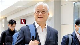 夏立言結束訪中行程返台國民黨副主席夏立言（前左）19日結束訪問中國大陸行程返台，他指出，此行是為了見台商、台生、台胞表示感謝跟關懷，並舉行座談會說明國內尤其是國民黨目前改革情況，也聆聽台胞們的心聲。中央社記者吳睿騏桃園機場攝  113年3月19日