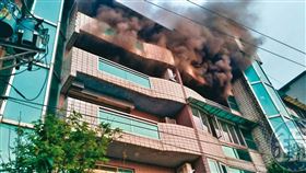 冰箱自燃起火，付之一炬，冰箱製造商聲寶一開始釋出善意，表示會負責，沒想到後來竟然湮滅證據，讓我們必須獨自面對鄰居的提告求償，真的很可惡！」