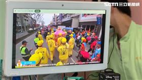 抱著小熊等白沙屯媽祖　車禍小姊姊模樣曝（圖／翻攝畫面）