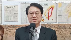 內政部長林右昌受訪。（圖／記者盧素梅攝影)