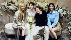 Hani婚禮穿搭起熱議。（圖／翻攝自IG）