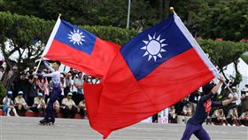 中華民國112年國慶民俗表演祥獅獻瑞。（圖/記者邱榮吉攝影）台灣國旗