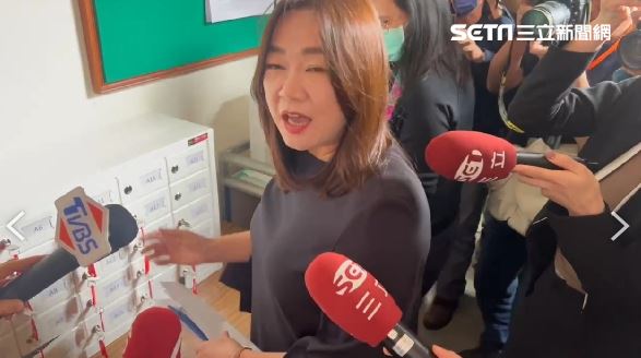 主持機密會議遭批荒謬！馬文君反嗆黃曙光
