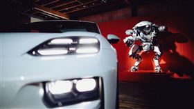 ▲純電Macan變身《鬥陣特攻2》角色。（圖／Porsche）