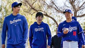 大谷翔平與翻譯水原一平。（圖／翻攝自洛杉磯道奇官方X）