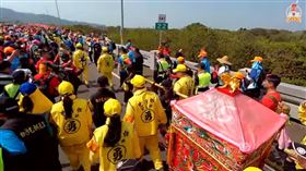 白沙屯媽祖，走彰雲大橋，百年首見，林內鄉長跪求(圖／翻攝自拱天宮臉書)